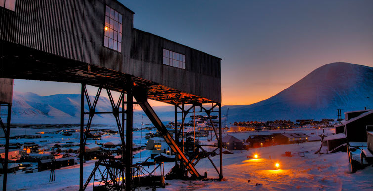 - Idar J. Nikolaisen - © -