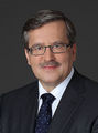 Bronislaw_Komorowski_2010_grey_crop