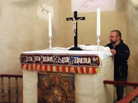 Alteret i Gildeskål gamle kirke_200x150