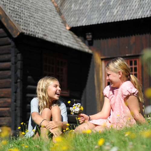 Barn. Foto: Esben Haakenstad