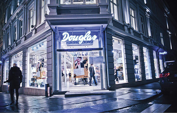 header Douglas