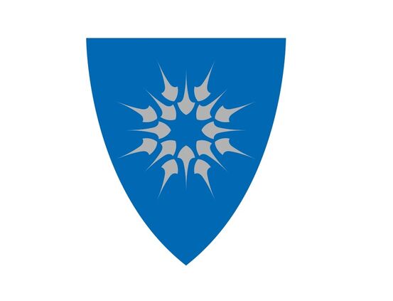 Heim kommunes kommunevåpen i sølv og blått.
