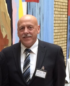 Odd J på stortinget_245x300.jpg