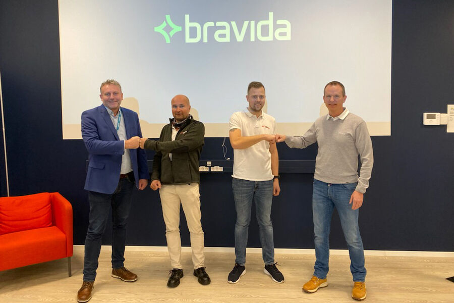 Fra venstre: Divisjonsdirektør for divisjon Østlandet i Bravida Norge, Øyvind Hagen; deleier og gründer i Z-Elektro AS, Espen Utzig; daglig leder i Z-Elektro AS, Kjetil Færaas; og regiondirektør i region Vestfold og Telemark i Bravida Norge, Frode Heimark. Foto: Kenneth Rødskjær, Bravida Norge