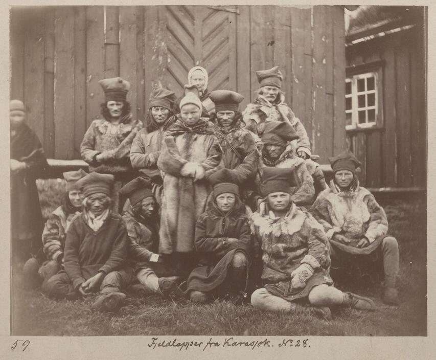 Foto teke av Jens Andreas Friis i 1867 med tittelen "Fjeldlapper fra Karasjok