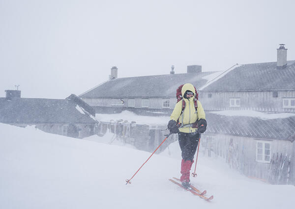 Krækkja på Hardangervidda lørdag. Været skifter fort i fjellet, og snart blir det bedre. FOTO: Marius Dalseg.