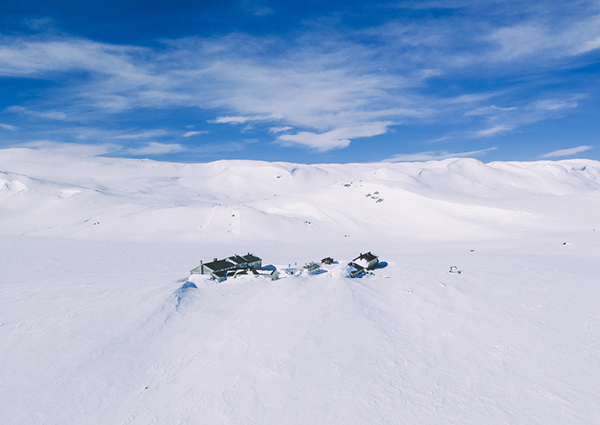 Krækkja ligger fantastisk til på Hardangervidda. Strålende sol fredag. FOTO: Marius Dalseg