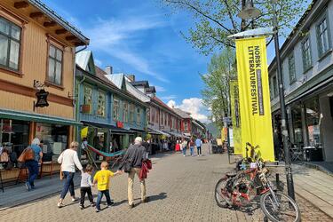 Litteraturfestivalen fyller gågata i Lillehammer sentrum