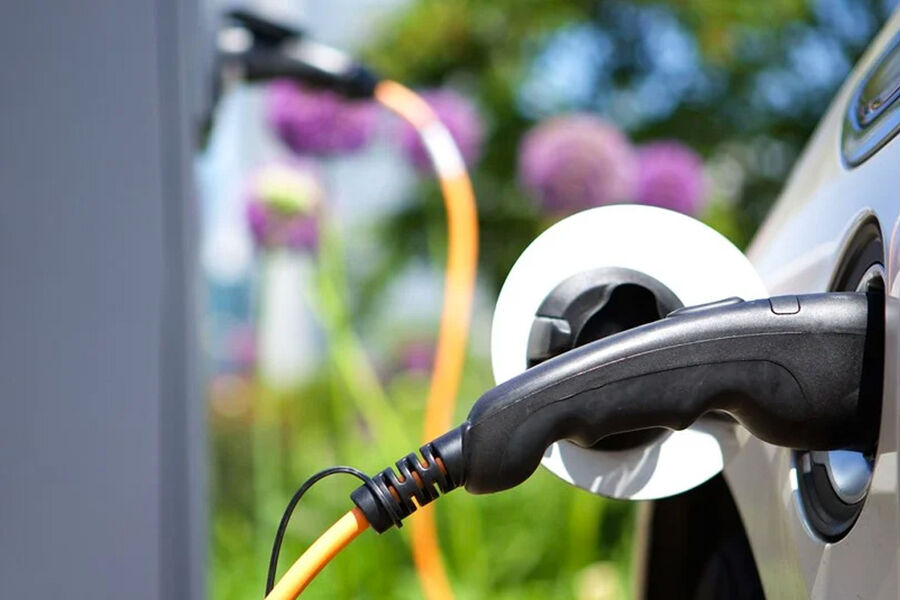 Fullt gjennomslag: – Nå som stadig flere av oss kjøper elbil, har vi en unik mulighet til å oppnå raskere elektrifisering uten at vi trenger å bygge mer nett, sier Tore Strandskog i Nelfo.