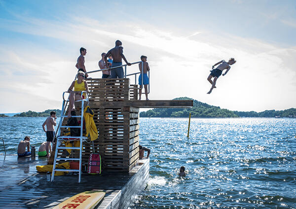 Stuper ut i Oslofjorden på Sørenga. Foto: VisitOSLO/Thomas Johannessen