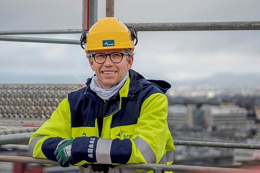 - Vi mener at kampen mot de useriøse aktørene i byggenæringen må trappes opp, med basis i det eksisterende regelverk, der tilsynsmyndigheter og øvrig kontrollapparat styrkes vesentlig. Et generelt forbud mot innleie fra bemanningsforetak i Oslo-regionen vil ramme en bedrift som Bravida på en utilsiktet måte og er ikke veien å gå, sier Tore bakke, administrerende direktør for Bravida.