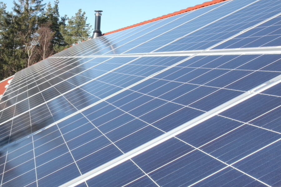 NEK 446 beskriver en god metode for å tilfredsstille kravene til dokumentasjon av installerte solcelleanlegg. 