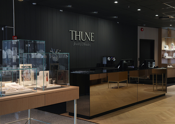 Thunes Flagship store er totalt nyrenovert og utstyrt med en delikat fargepalett; et utrykk og design som etter hvert også vil bli innført i Thunes øvrige butikker.