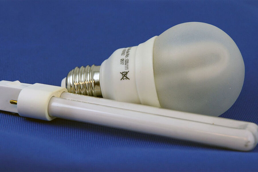 Miljøet blir spart for mye kvikksølv når flere av lysrørene og sparepærene som inneholder denne miljøgiften nå etter hvert forsvinner fra markedet. |Foto: Anne Sofie Gjestrum/ Miljødirektoratet.