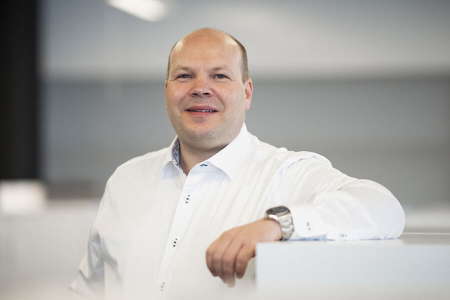 Jan Cato Hovde, daglig leder i Rejlers Elsikkerhet, har lenge vært kritisk til elsikkerheten i ladestasjoner. Rejlers Elsikkerhet er et sakkyndig selskap som leverer tilsynstjenester til Det Lokale Eltilsyn (DLE). Foto: Rejlers