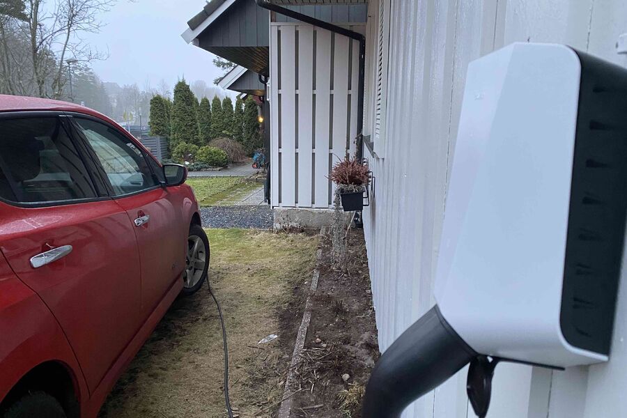 Easee har nå svart Elsäkerhetsverket, og må vente et par uker før de vet resultatet. 