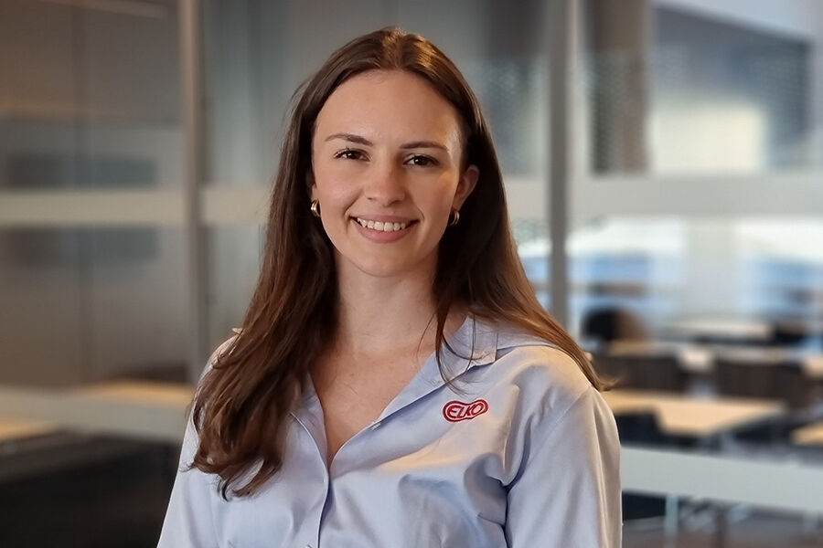 Elektrofag - en god og fremtidsrettet utdanning: Det grønne skiftet skjer ikke uten elektrikeren, og for både menn og kvinner vil det være givende å være en sentral del av det grønne skiftet, sier Oda Sofie Østbakken i ELKO.