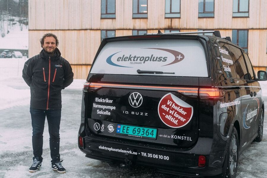 Ole Halvor Kolstad mener det burde blitt stilt strengere krav til gamle strømanlegg, som representerer en stor brannfare.