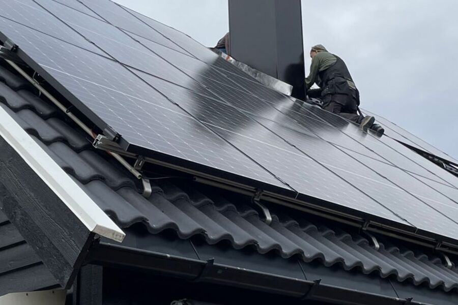 For å overlevere et anlegg i henhold til regelverk og anerkjente standarder, er det viktig å ha prosedyrer som ivaretar alle forholdene i installasjonen, skriver NEK. Foto: NEK