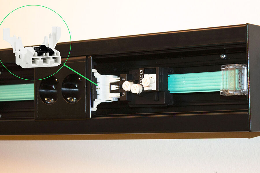 CYB-AD-adapteren er en innovativ løsning for elektrisk-, data- og multimedieinstallasjon som fungerer utmerket i Schneider Electrics installasjonssystem og reduserer antall tilkoblingspunkter.