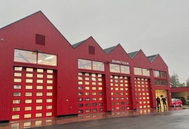 Såner brannstasjon tildelt Byggeskikkprisen 2022. Foto: June C. Ormstad