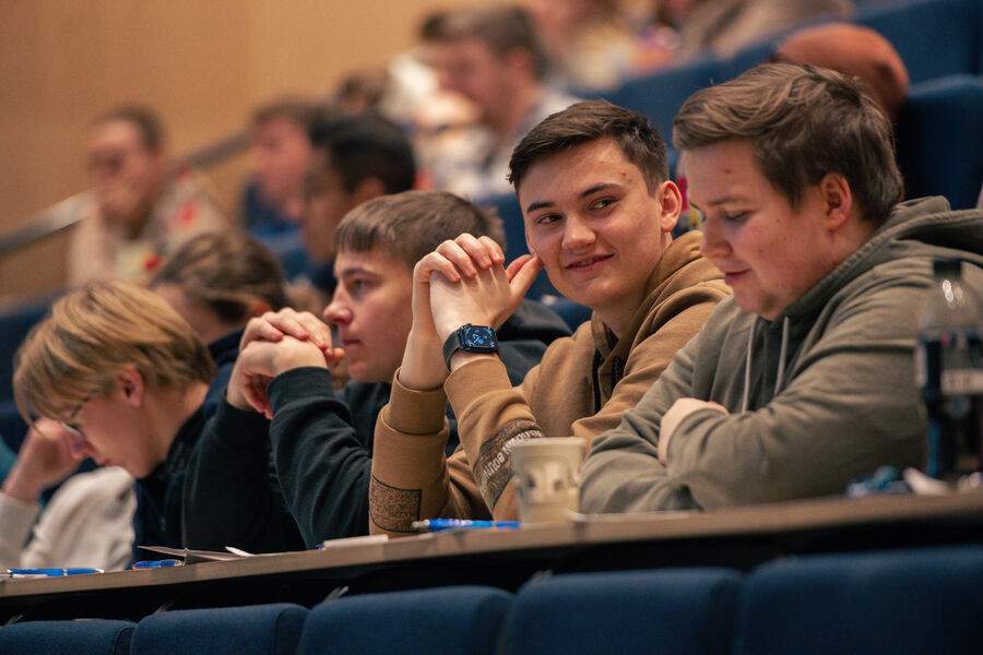 Elektrogruppen samlet alle sine lærlinger som et ledd i å styrke framtiden til yrkesfagene. Foto: Elektrogruppen.