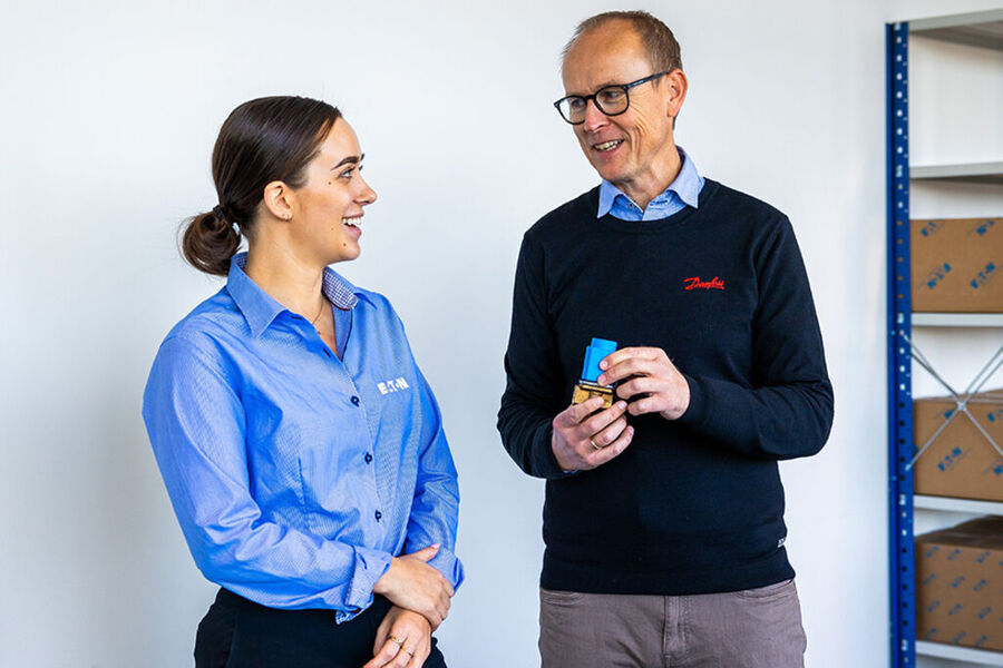 Eatons Ine Dagfinrud, og Bjørn Prøsch Meier i Danfoss, skal samarbeide om nytt produkt innenfor lekkasjesikring.