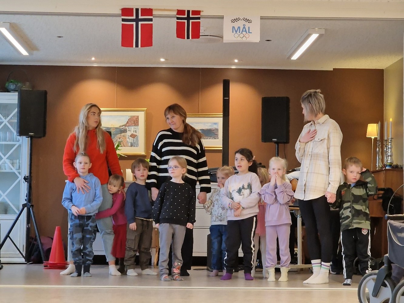 Liabø barnehage opptrådte på åpningsseremonien. Foto: Atle Hammer