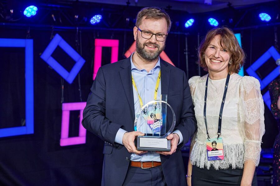 Carl Christian Strømberg og jurymedlem Aino Olaisen, EY Norge..