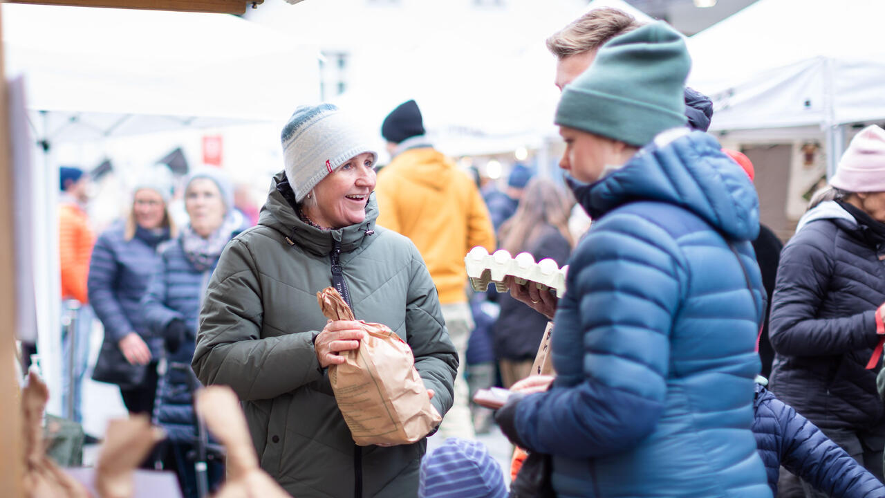 Foto av utstiller under matlystfestivalen