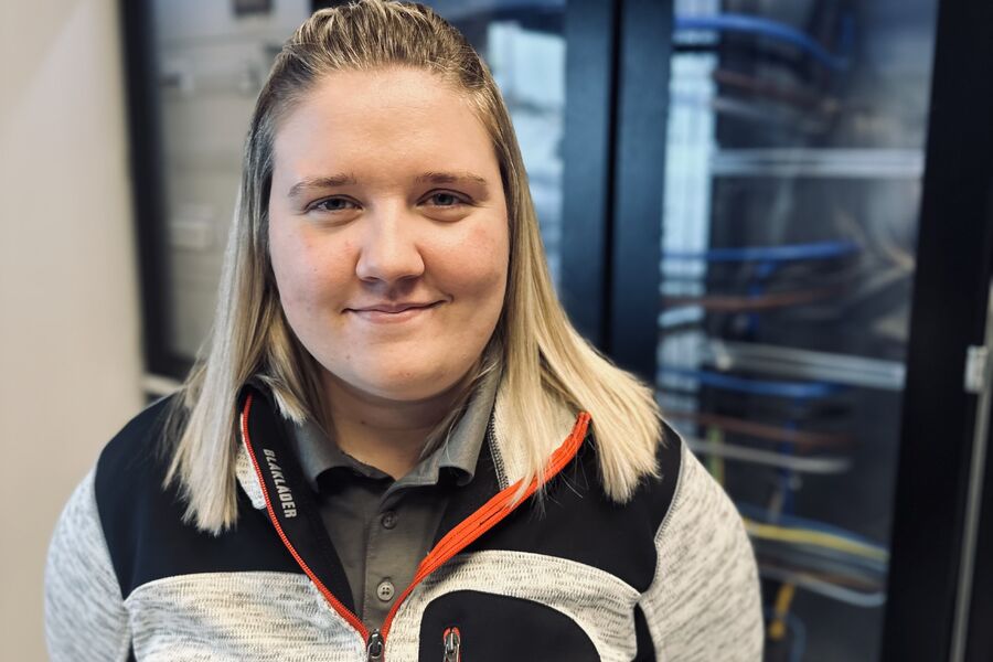 - Vi la fokus på at det er store avstander i Nordland i søknaden om ELBUS-midler, og er veldig glad for at vi ble hørt, sier Susann Ingebrigtsen. Med seg i arbeidsgruppa har hun Hanna Kristine Bendiksen, Kristin Sønvisen og Maria Alice Nyhagen.