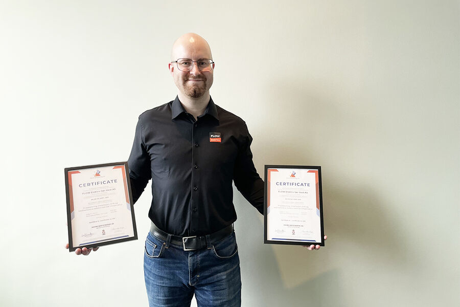 Daglig leder i FLOW Elektro Sør-Vest, Marius Nordmark, kan stolt vise frem at de nå er ISO sertifisert etter kvalitetsstandarden ISO 9001 og miljøsertifisert etter miljøstandarden ISO 14001