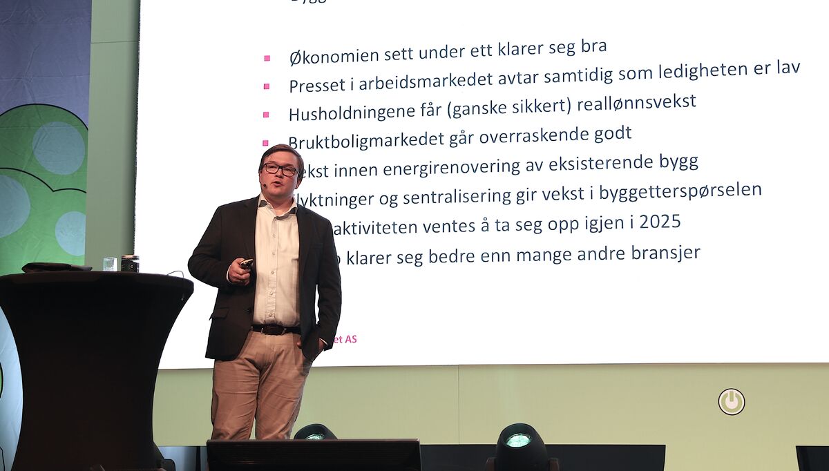 David Lund fra Prognosesenteret hadde med seg både gode og mindre gode nyheter for elektrobransjen de neste to årene.