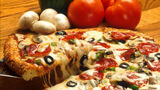 Bildet viser en pizza