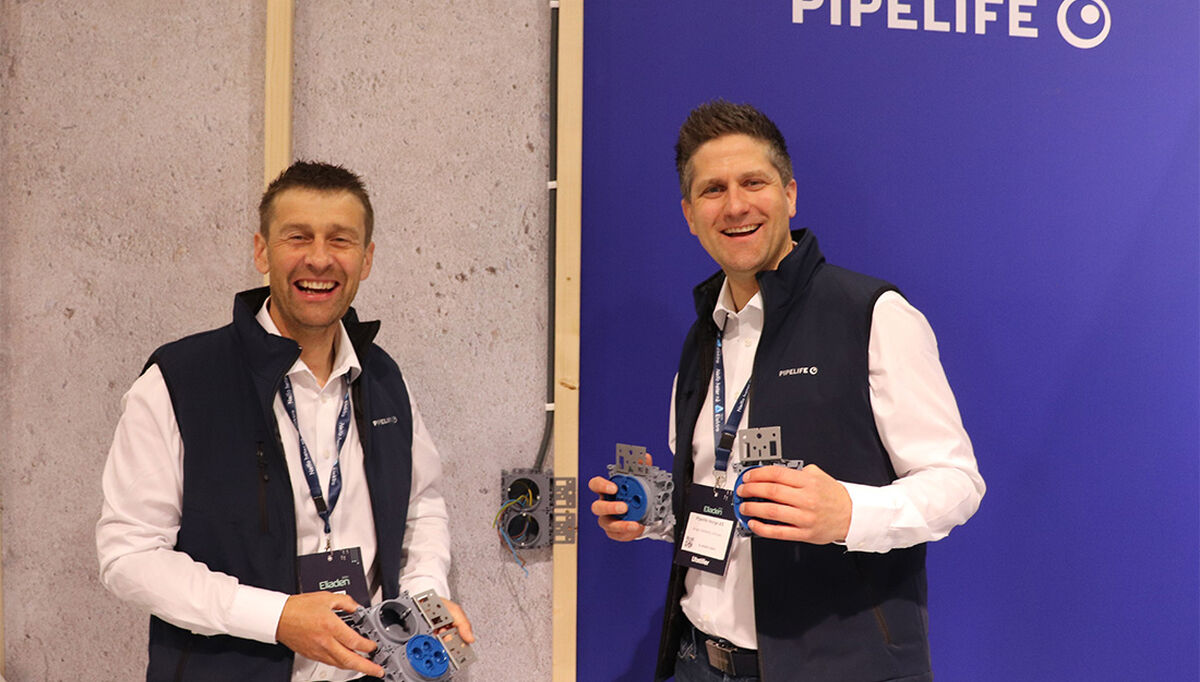 Produktsjef elektro, John Øye, og Brage Stenberg Johnsen, kommunikasjons- og markedssjef, i Pipelife, har stor tro på den nye veggboksen.