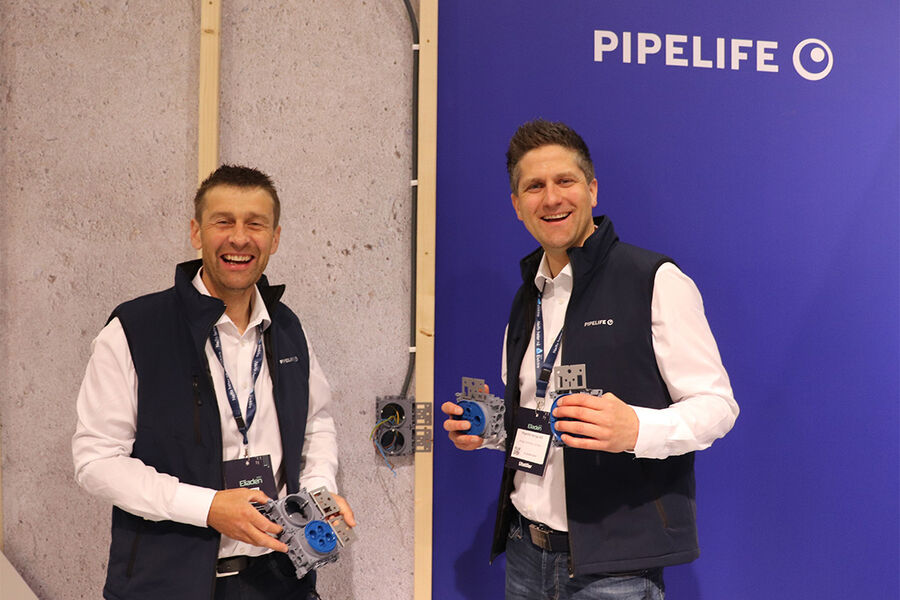 Produktsjef elektro, John Øye, og Brage Stenberg Johnsen, kommunikasjons- og markedssjef, i Pipelife, har stor tro på den nye veggboksen.