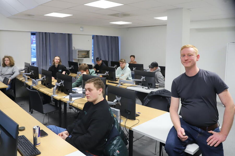 Opplæringskontorene skal fortsatt drive med opplæring. Motivet er hentet fra Nelfo Østfold. 