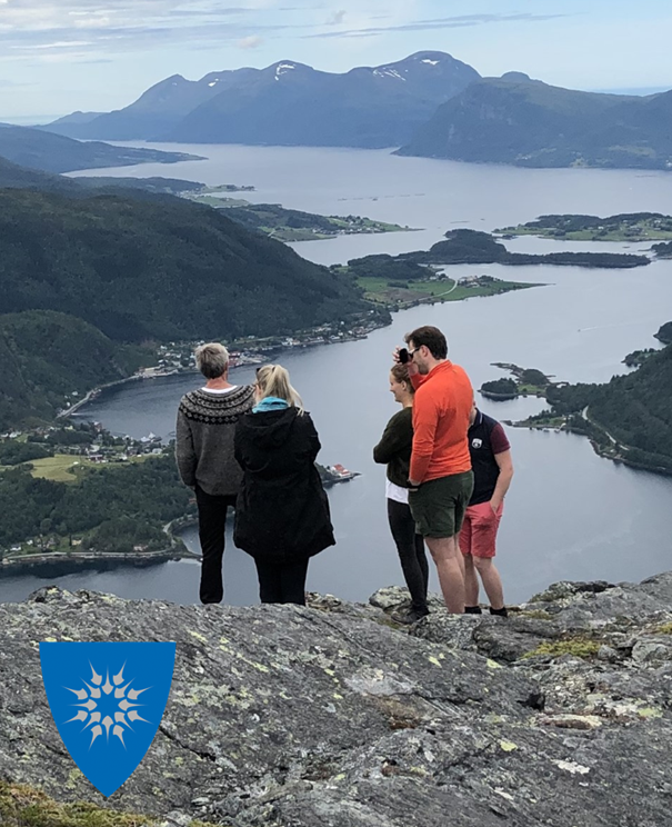 Foto: Turgåere på Møkkelfjettet i Heim, Hildur Hestnes