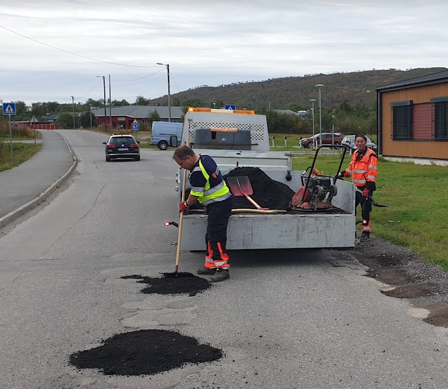 Lapping av hull i kommunale veger