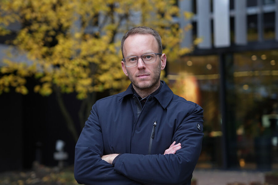 - Selv om høye strømpriser er den nye normalen, finnes det flere enkle måter å redusere egen strømregning med flere tusen kroner i året, sier Geir Arne Erikstad, Vice President i ELKO.