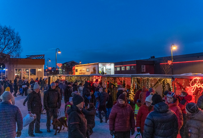 Lys i mørketid - marked på torgplass