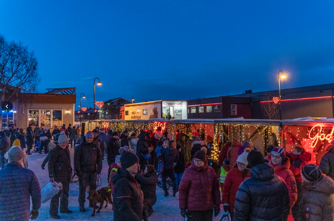 Lys i mørketid - marked på torgplass