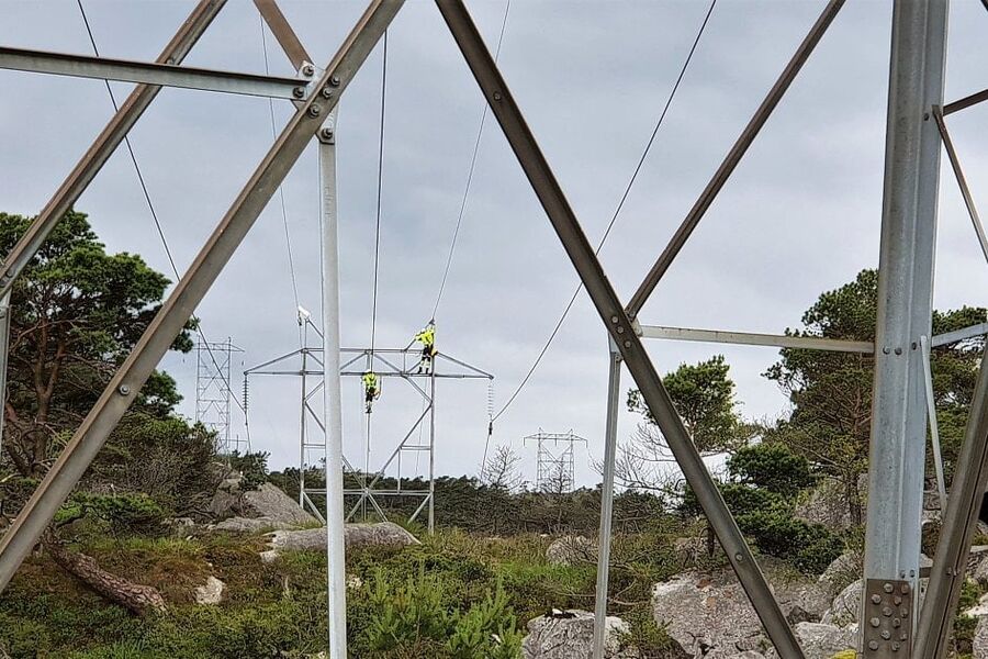 – Det tar i dag hele 15-20 år å bygge nye, store transmisjonsnettledninger her i landet. Det er helt uholdbart, sier Kristin Lind, direktør strømnett og beredskap i Fornybar Norge. Foto: Lyse. 
