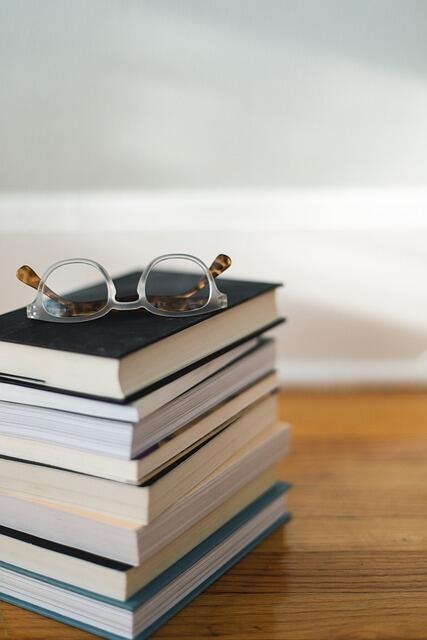 Bibliotek bøker (books-3733892_640 Kari Shea, Pixabay.com)