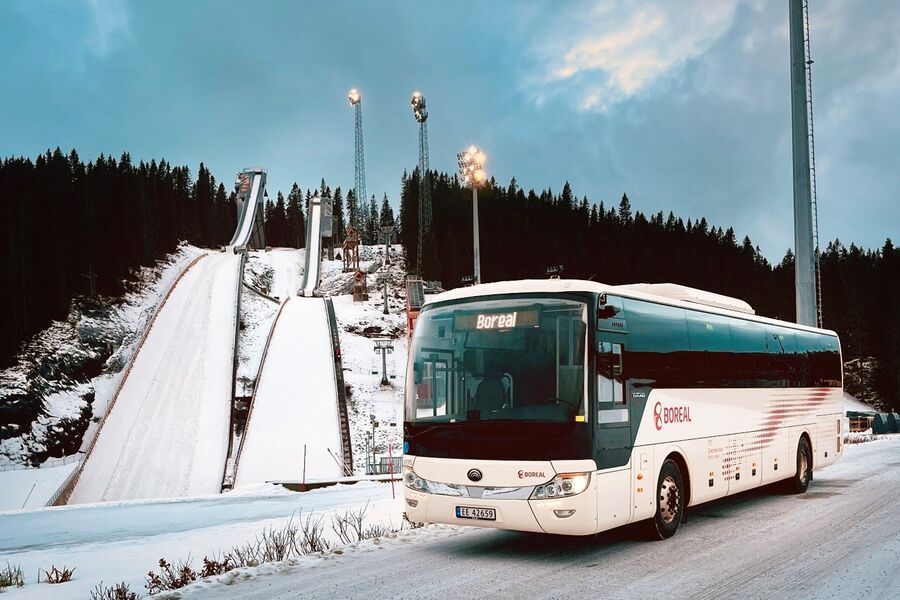 Boreal Travel skal frakte utøvere, støttepersonell og frivillige under mesterskapet. Ladingen vil fornybarselskapet Aneo Build stå for.  Foto: Boreal