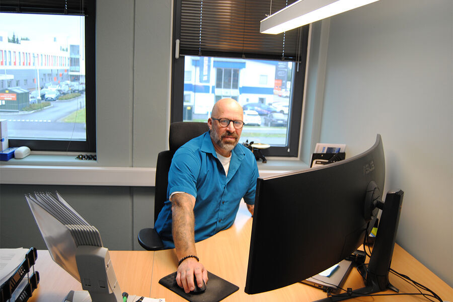 - For å nå målene våre, er det viktig å samarbeide med dyktige firmaer og personer med god kompetanse og systemforståelse på energieffektivisering. Der har vi heldigvis funnet gode samarbeidspartnere, sier Stefan Axemark, eiendomssjef i Biltema Real Estate Norway.