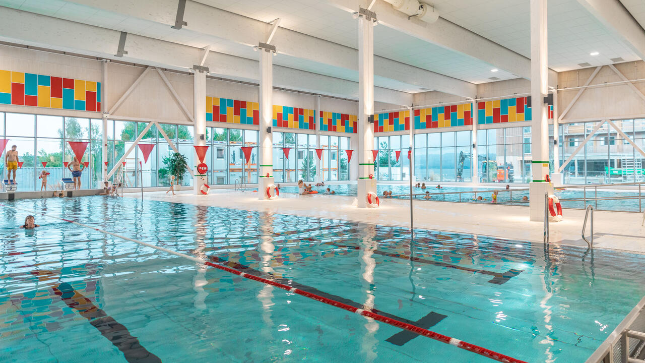 Bilde av bassenget i Mjøsbadet