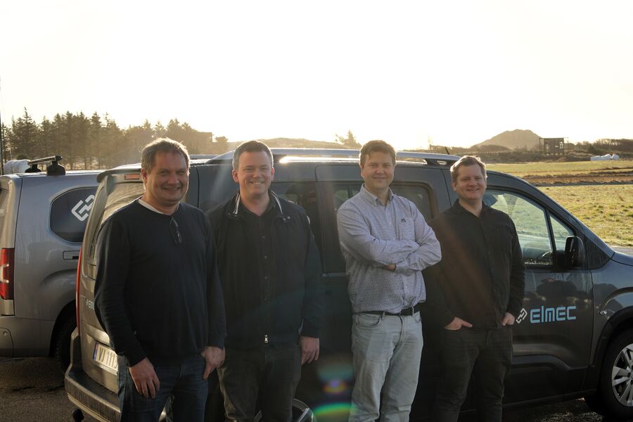 Elmecs gründere og eiere sa alle opp trygge jobber for å satse på eget konsept. Det viste seg snart å være en god idé! Fra venstre ser vi prosjektleder Henning Syvertsen, daglig leder Thomas Buø-Andersen, prosjektingeniør John Arild Skeibrok og senior ingeniør og installatør Joakim Karlsson. Alle eier 25 prosent av selskapet hver.