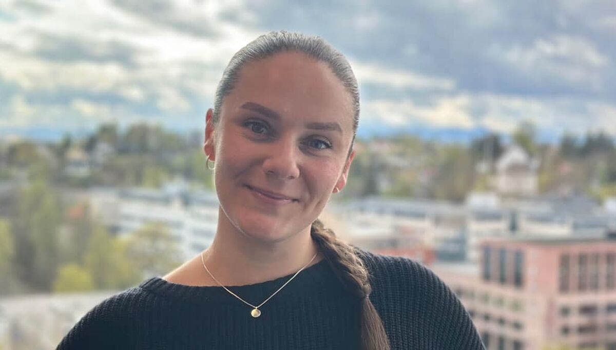 Thea Martine Samer er ansatt i NEKs avdeling for forretningsutvikling. Foto: NEK