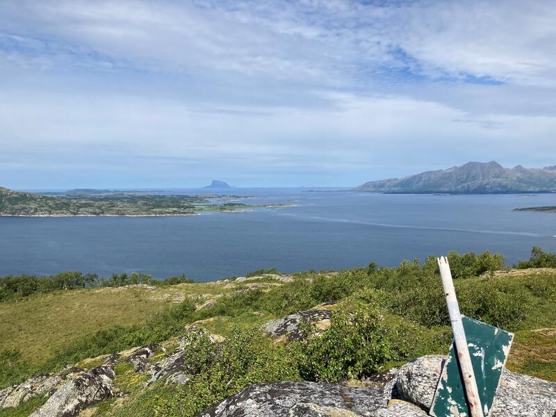 Bilde av Lovund og Helgelandsskysten, sett fra Fjelltrimposten Nordfjellet